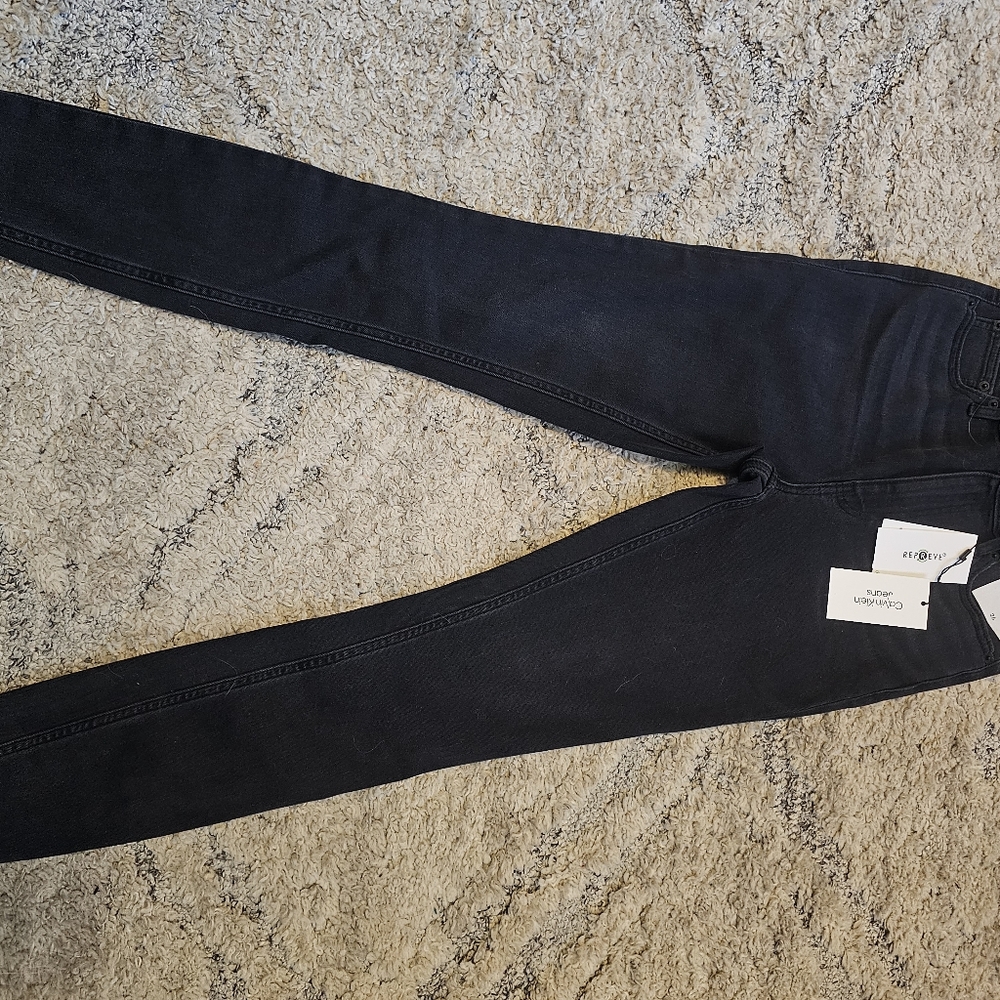 NWT!! Calvin Klein High Rise Jegging size 26